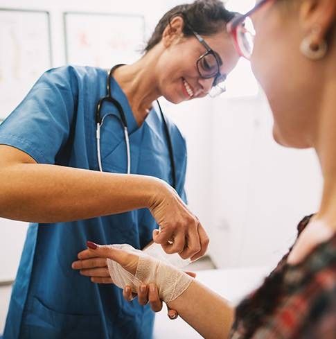 Trattamento distorsione al polso