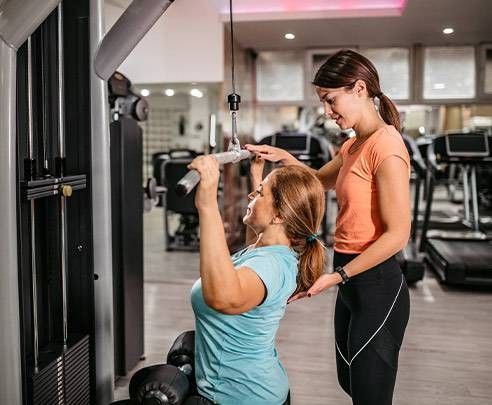 Esercizi dorsali palestra